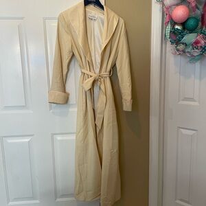 Vintage 100% Wool Cream Robe, Silk Lined. Medium